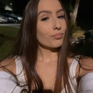 Meet your Posher, Ariana